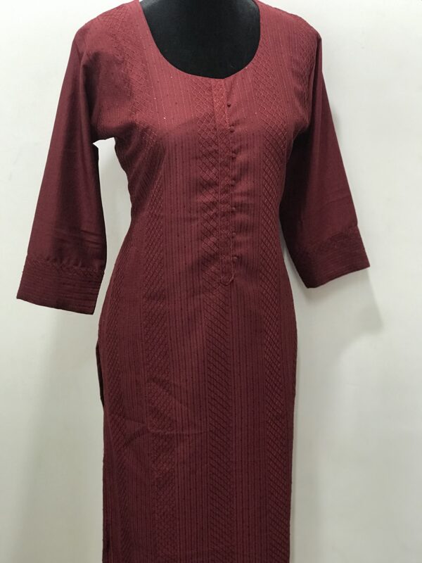 Luxurious Maroon Embroidered Kurti - Image 2