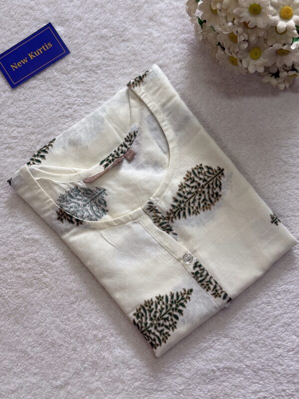 Off White Leaf Print Casual Wear