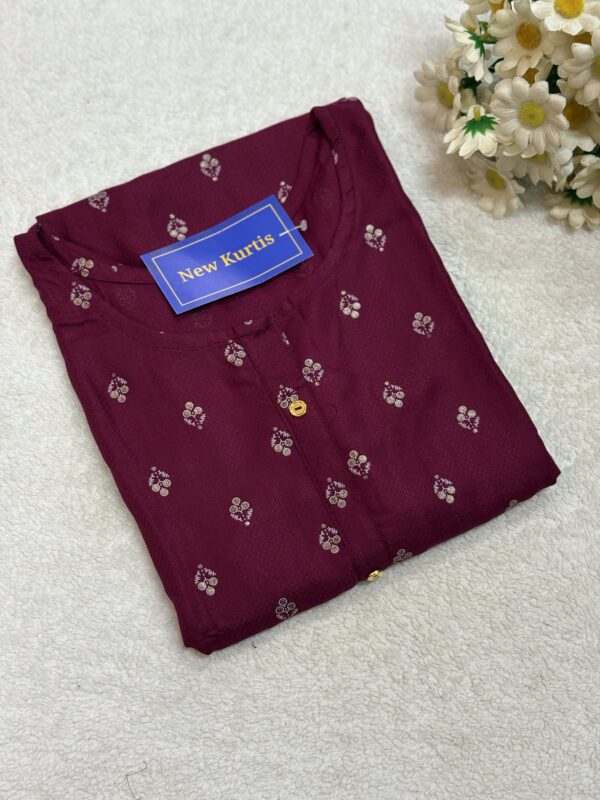 Cotton Maroon Round Neck Casual Wear