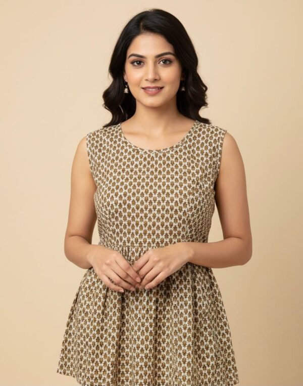 Elegant Sleeveless Short Kurti