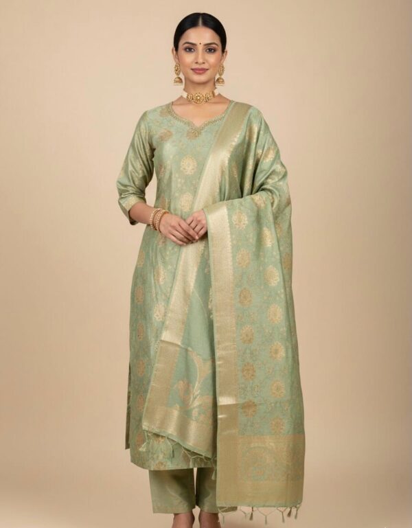Elegant BANARASI set Kurti